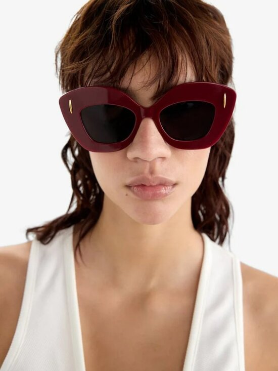 Loewe LW40127I ANAGRAM 66A Cat Eye Sunglasses – Shiny Red / Grey Mirror main image 5
